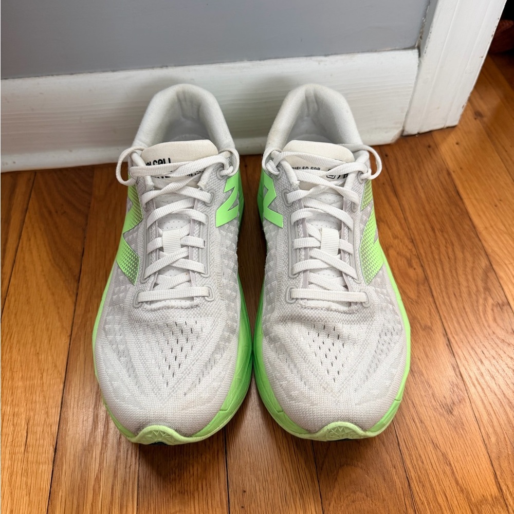 New Balance Women’s FuelCell SuperComp Trainer v3 WIDE - Picture 2 of 3